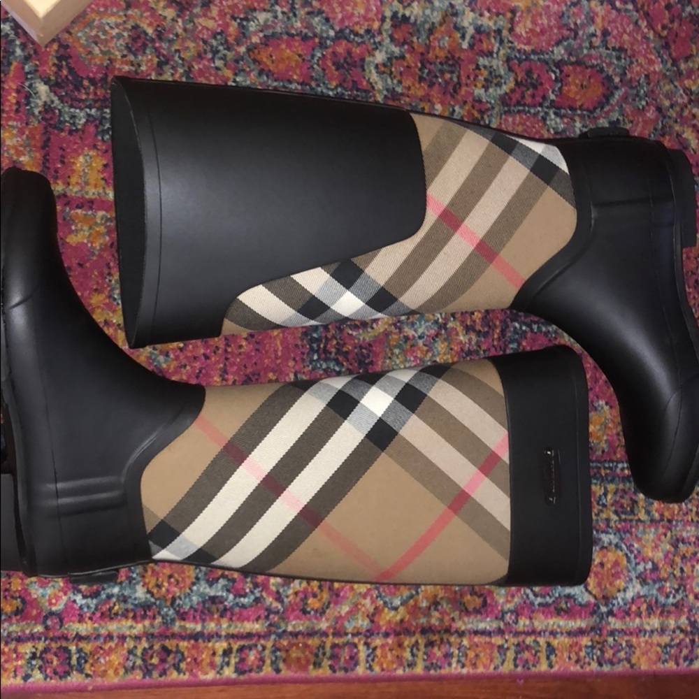 Authentic Burberry Rain-boots. Only worn once.